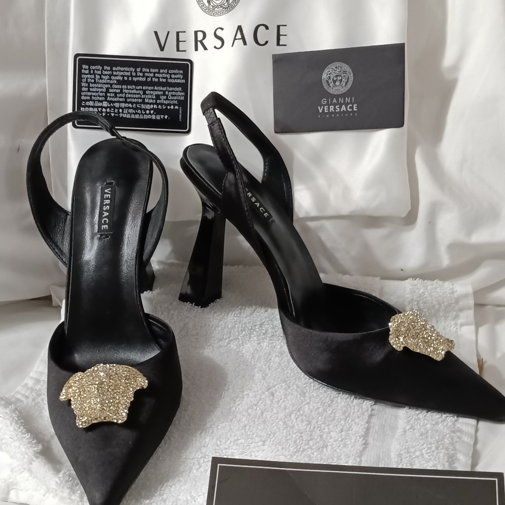 Versace black satin la Medusa Crystal pumps size 10 1/2 - 42